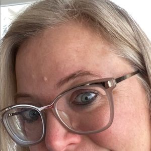 Meet your Posher, Denise